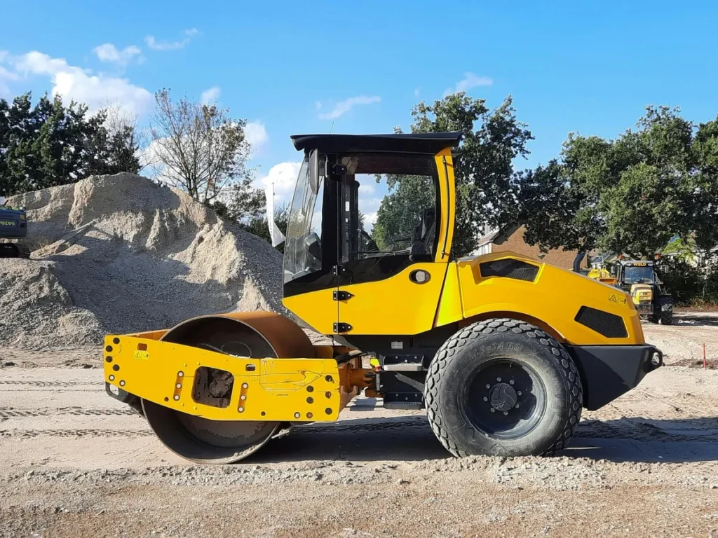 Compacteur du parc matériel de BM CORPORATE
